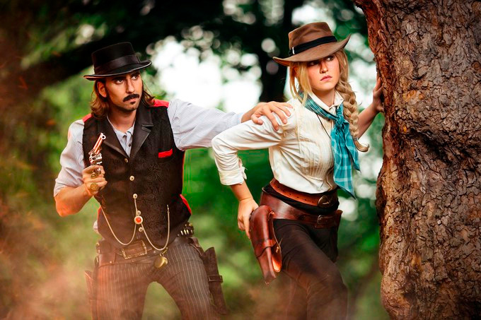 Модели MsSkunk и The Weasel Eye в образах по мотивам Red Dead Redemption 2