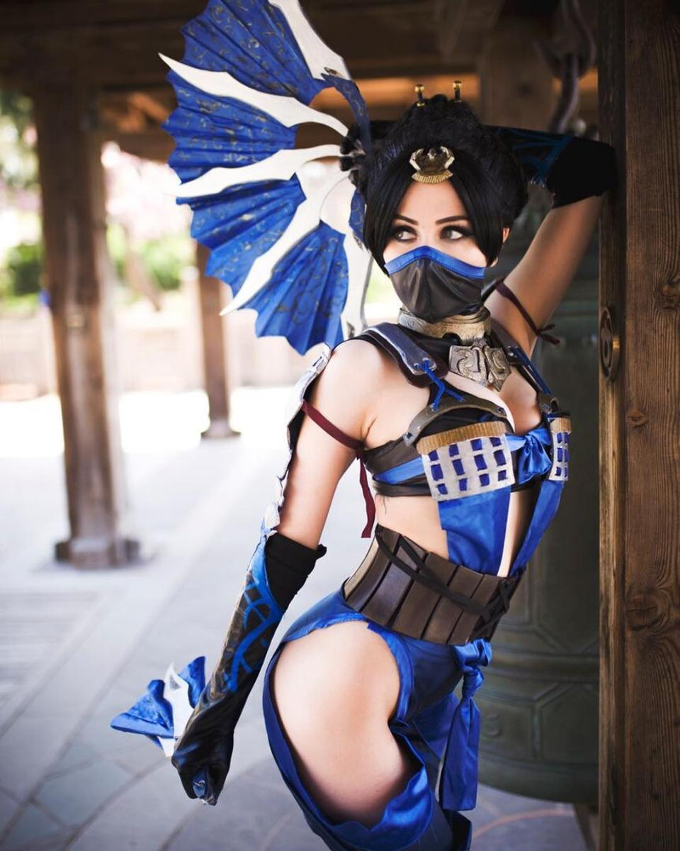 Специальный пятничный косплей по Mortal Kombat
