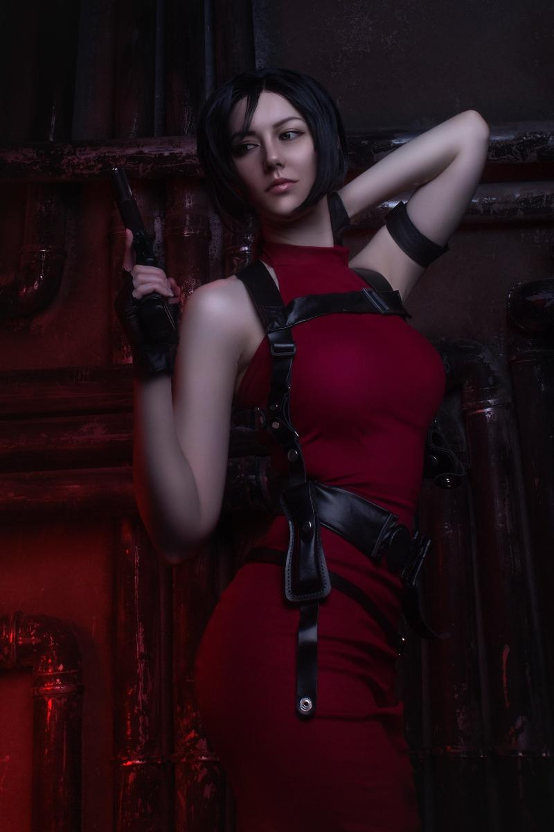 Пятничный косплей по вселенной Resident Evil — Ада Вонг и Джилл Валентайн