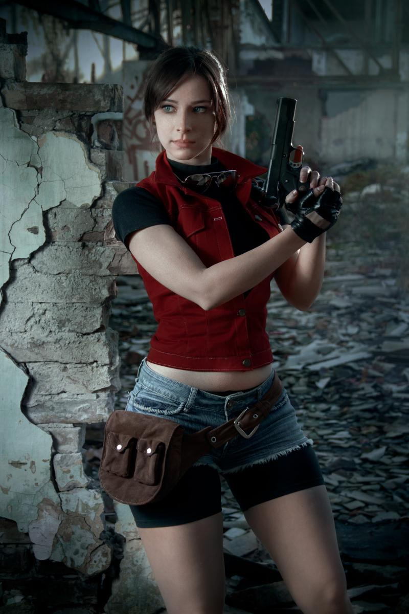 Пятничный косплей по вселенной Resident Evil — Ада Вонг и Джилл Валентайн
