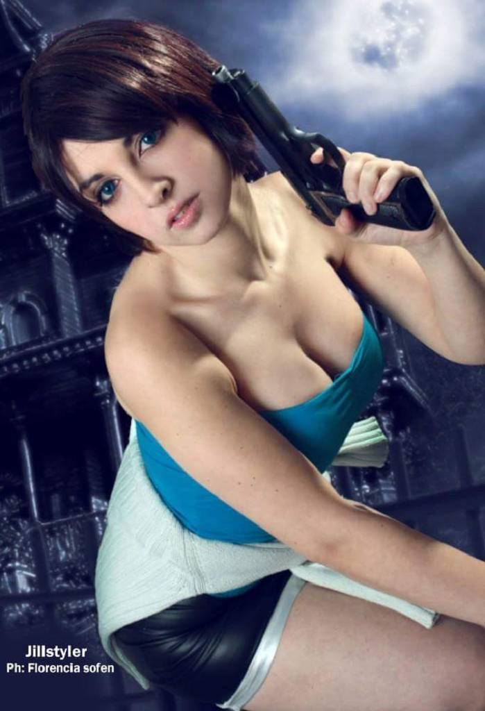Пятничный косплей по вселенной Resident Evil — Ада Вонг и Джилл Валентайн