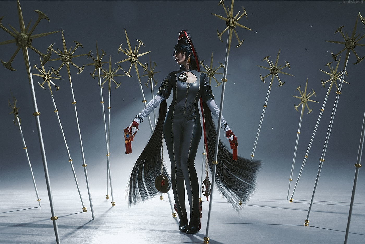 Правильный косплей на Байонетту — девушке в образе Bayonetta
