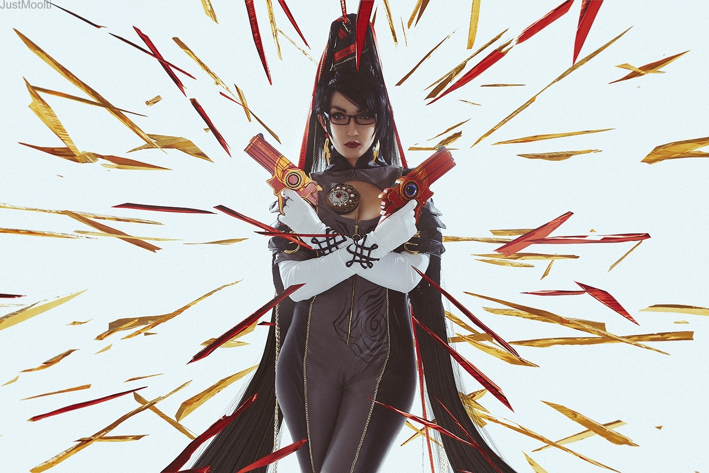 Правильный косплей на Байонетту — девушке в образе Bayonetta