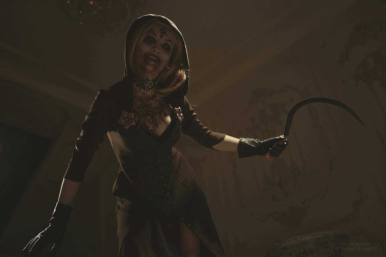 Косплей на ведьм из Resident Evil: Village — дочери Леди Димитреску