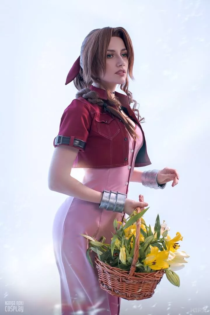 Правильный косплей на Айрис Гейнсборо из Final Fantasy VII Remake