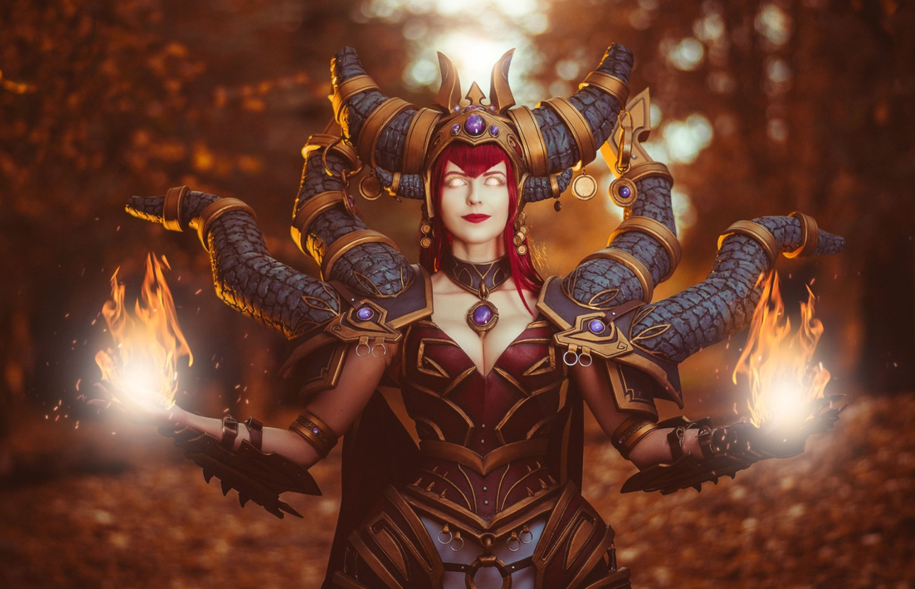 Правильный косплей на Алекстразу (Alexstraza) из World of Warcraft