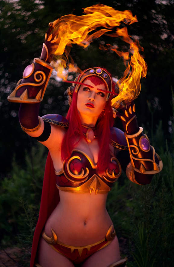 Правильный косплей на Алекстразу (Alexstraza) из World of Warcraft