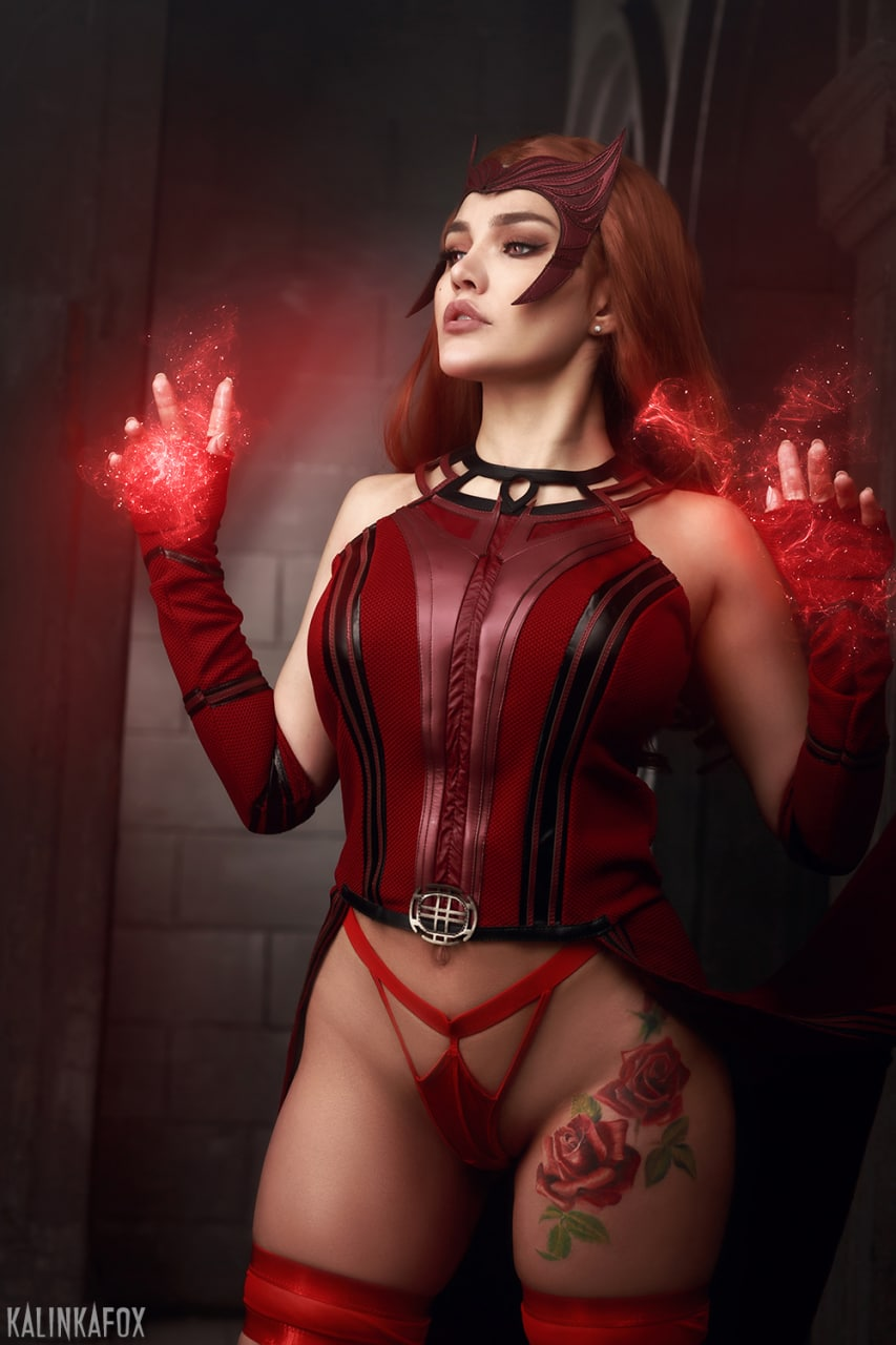 Правильный косплей на Алую Ведьму (Wanda Maximoff) из Marvel Comics