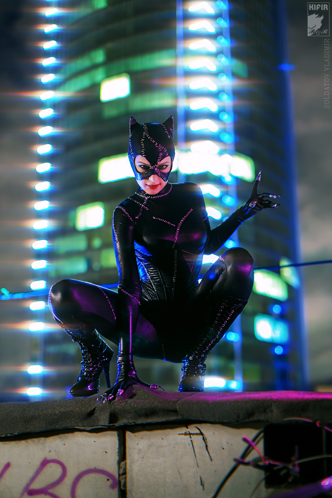 косплей на Женщину-кошку (Catwoman)