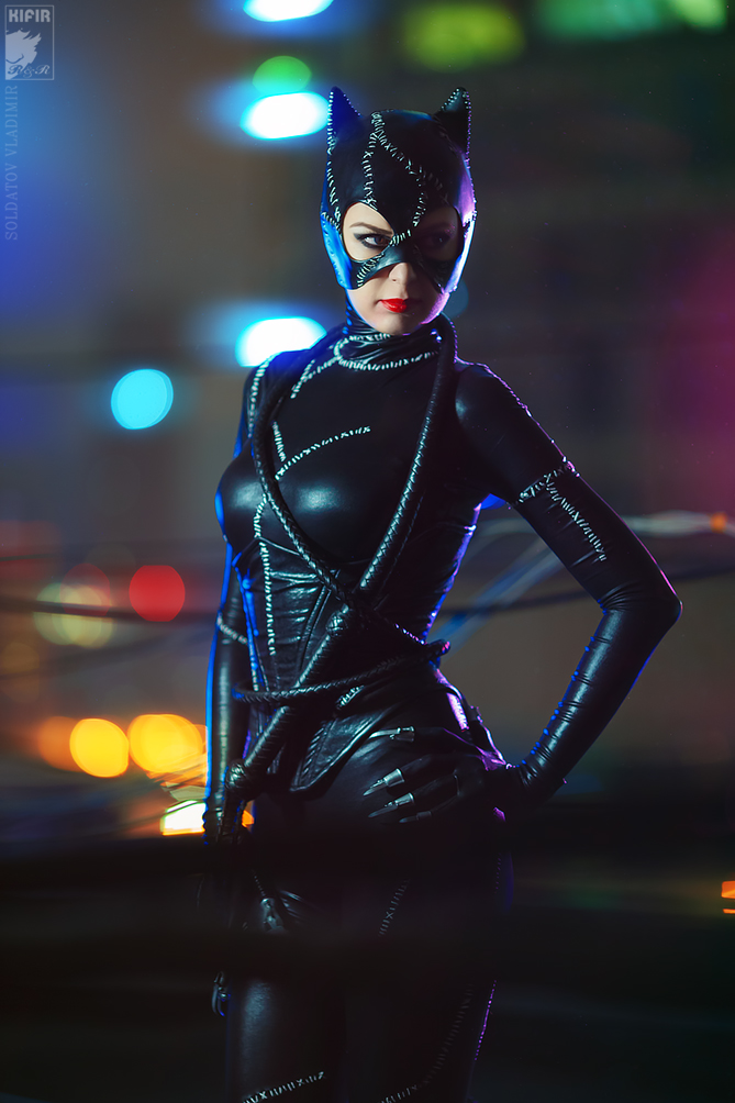косплей на Женщину-кошку (Catwoman)