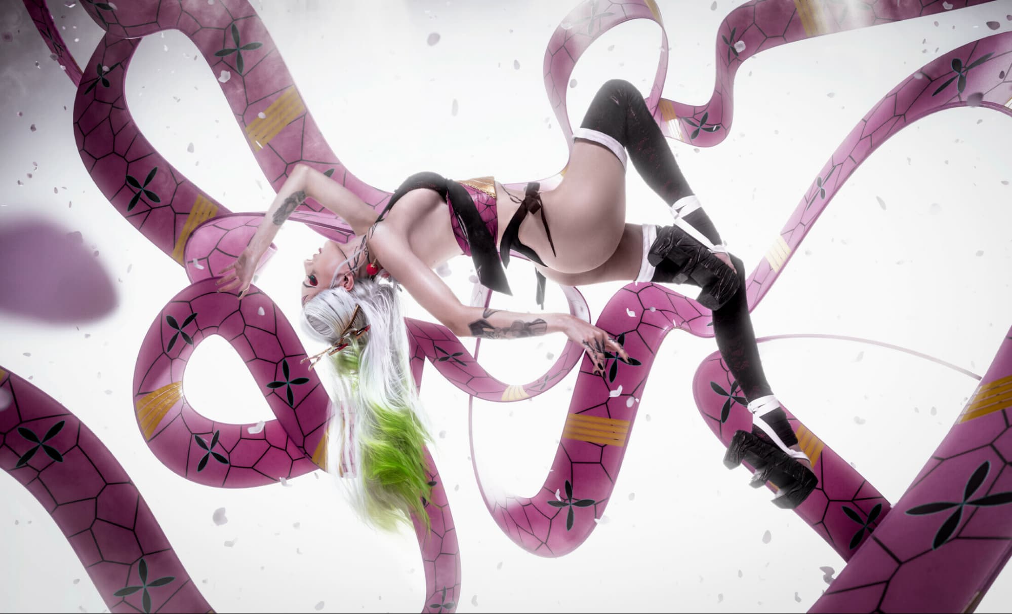 Косплей по аниме «Клинок, рассекающий демонов» (Demon Slayer: Kimetsu no Yaiba)