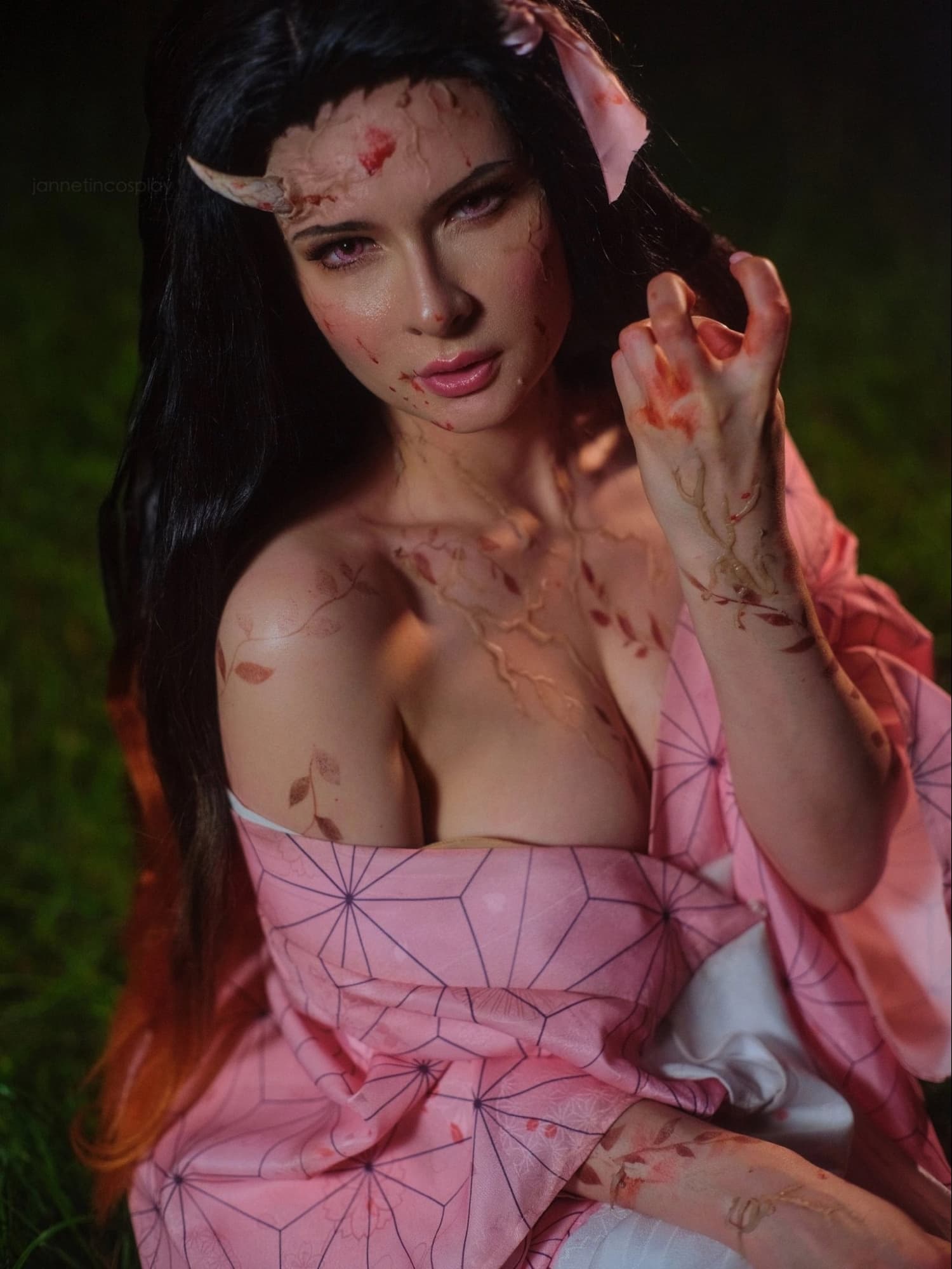 Косплей по аниме «Клинок, рассекающий демонов» (Demon Slayer: Kimetsu no Yaiba)