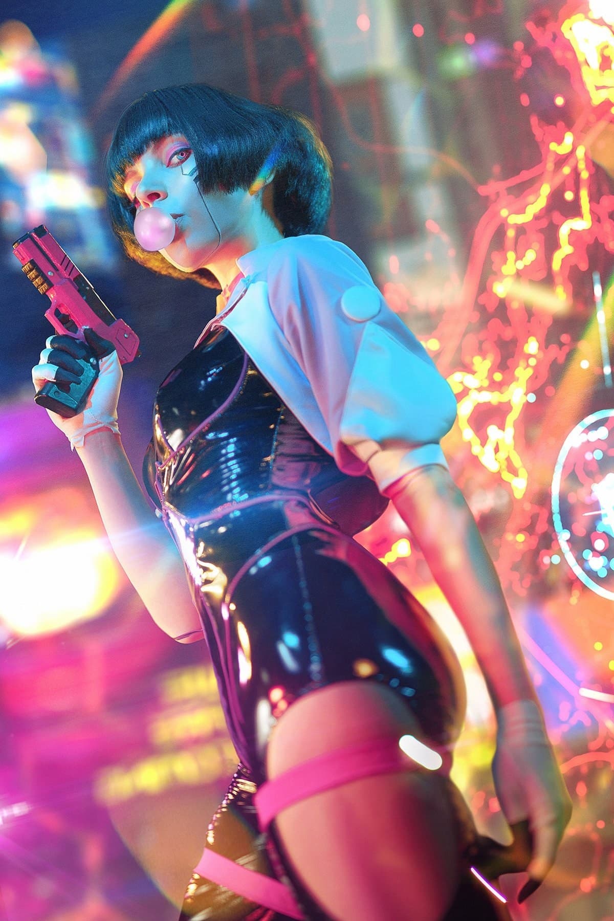 Косплей на Люси из по Cyberpunk: Edgerunners — лучшие фотографии