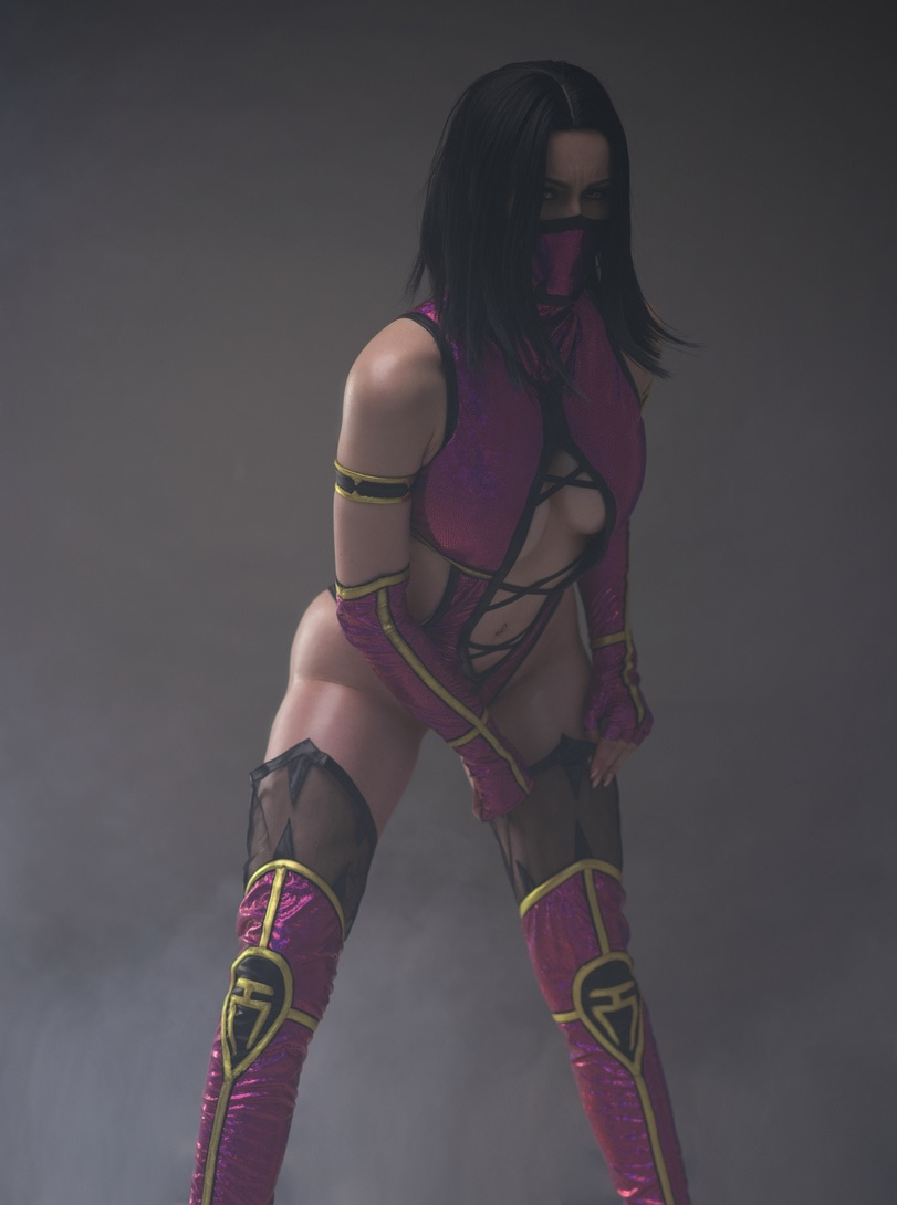 Очаровательные убийцы в косплее Mortal Kombat: Магнетические образы