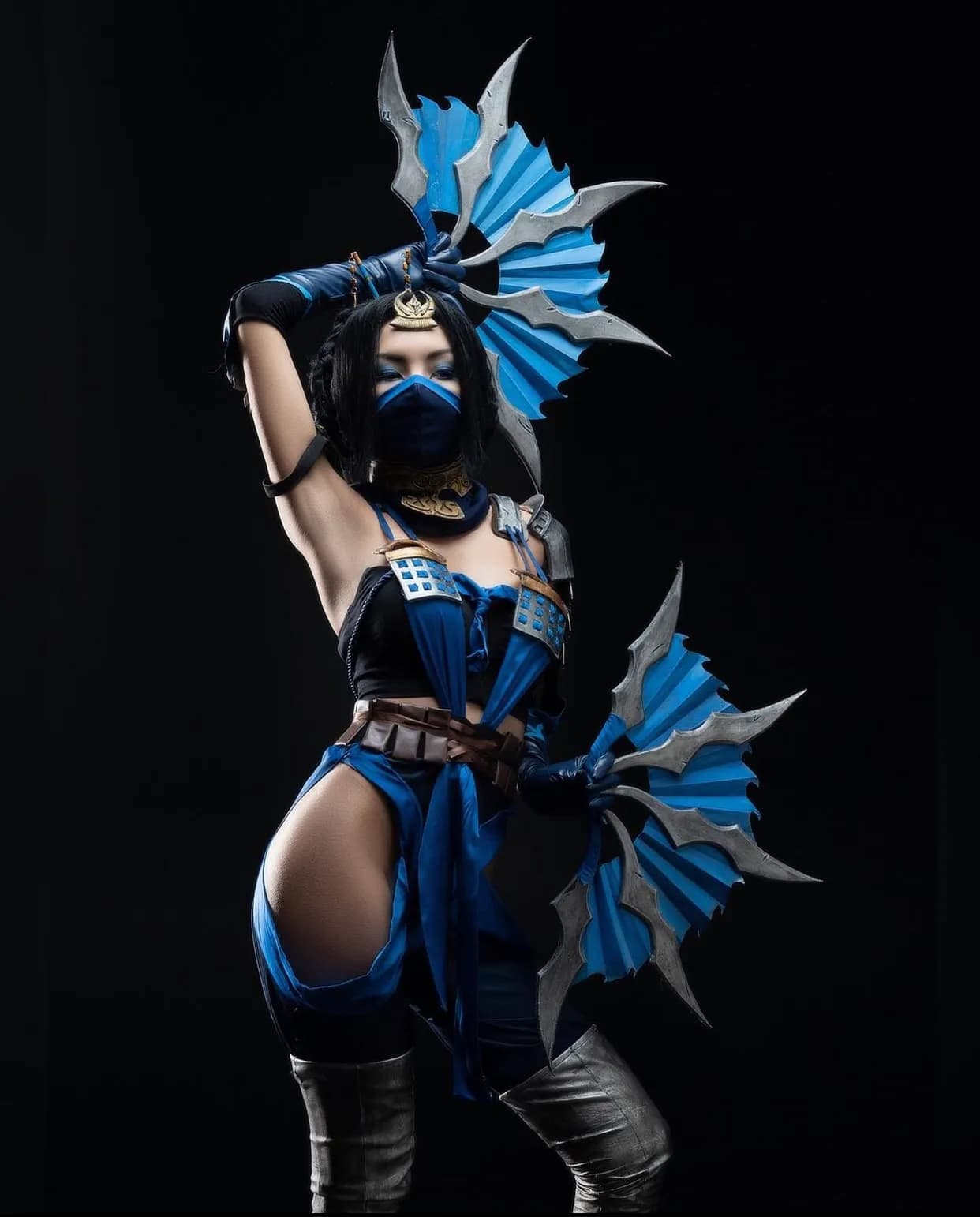 Косплейные фаталистки Mortal Kombat: Страсть и опасность в образах