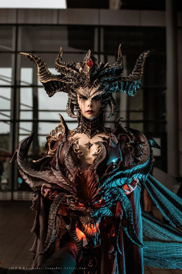 Косплей на Лилит из Diablo IV — лучшие фотографии