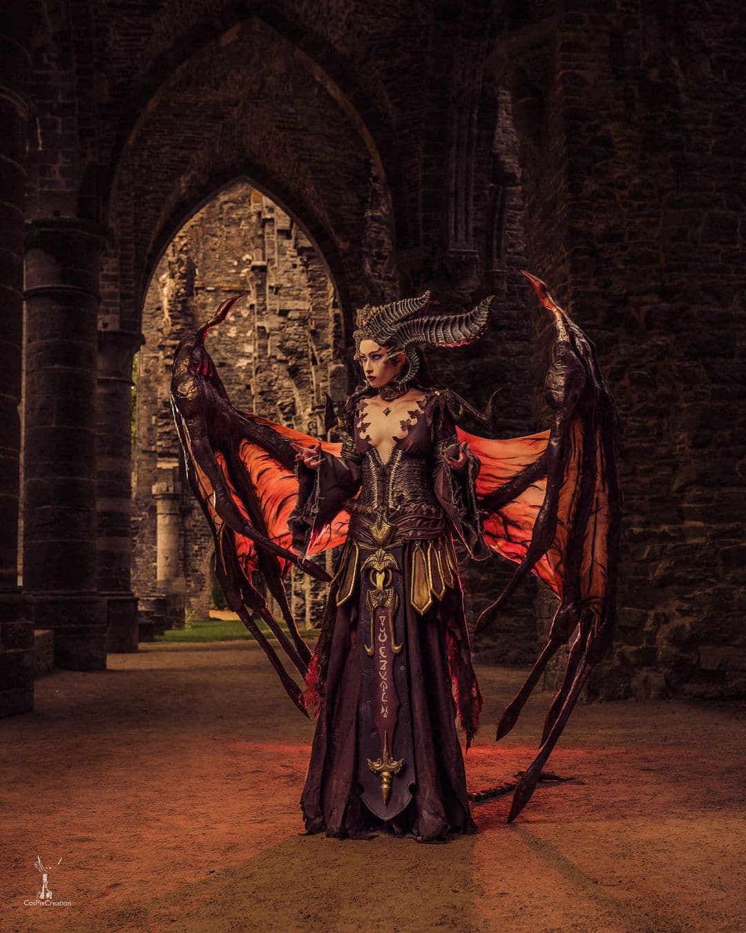 Косплей на Лилит из Diablo IV — лучшие фотографии