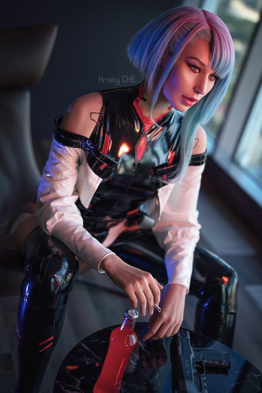 косплей на Люси из Cyberpunk: Edgerunners — топ лучших фотографий 2023 года