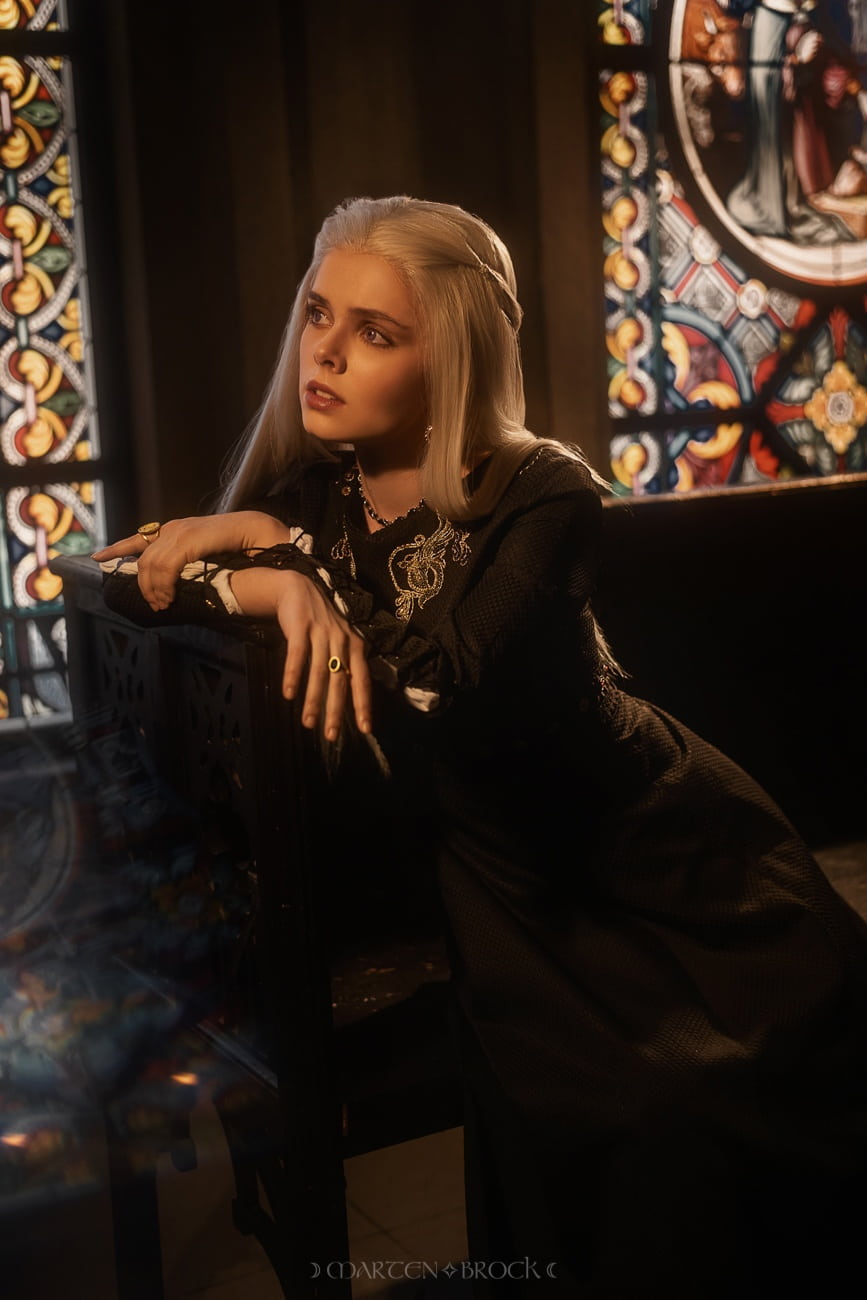 Косплей на Рейениру Таргариенейнару из сериала «Дом Дракона»