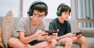 Власти Китая вводят новые ограничения для юных игроков