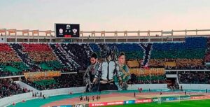 Футбольные фанаты вывесили плакат с PUBG во время матча